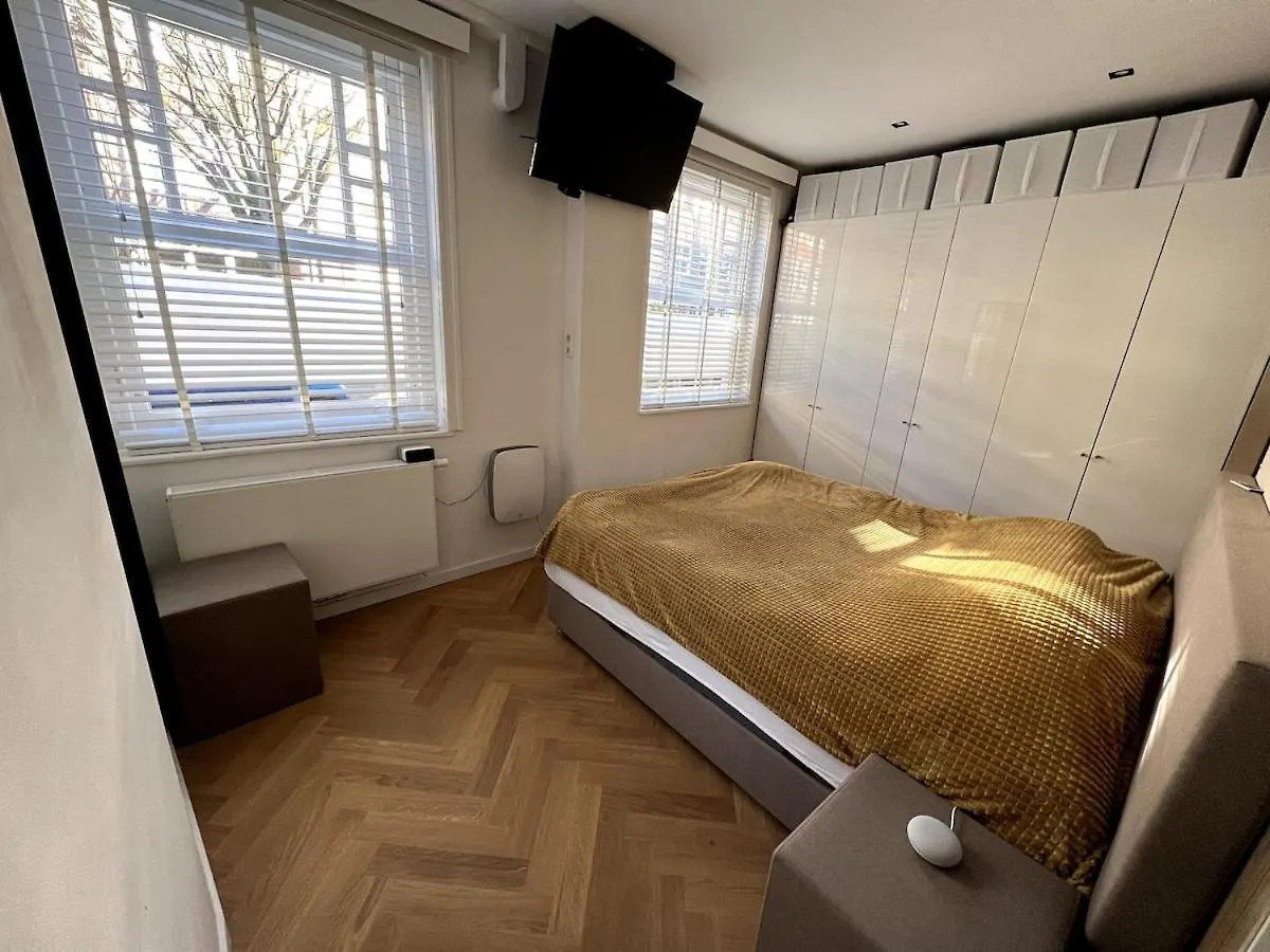 Spacious Familyhouse With Garden In Amsterdam Zuid 0*,  هولندا