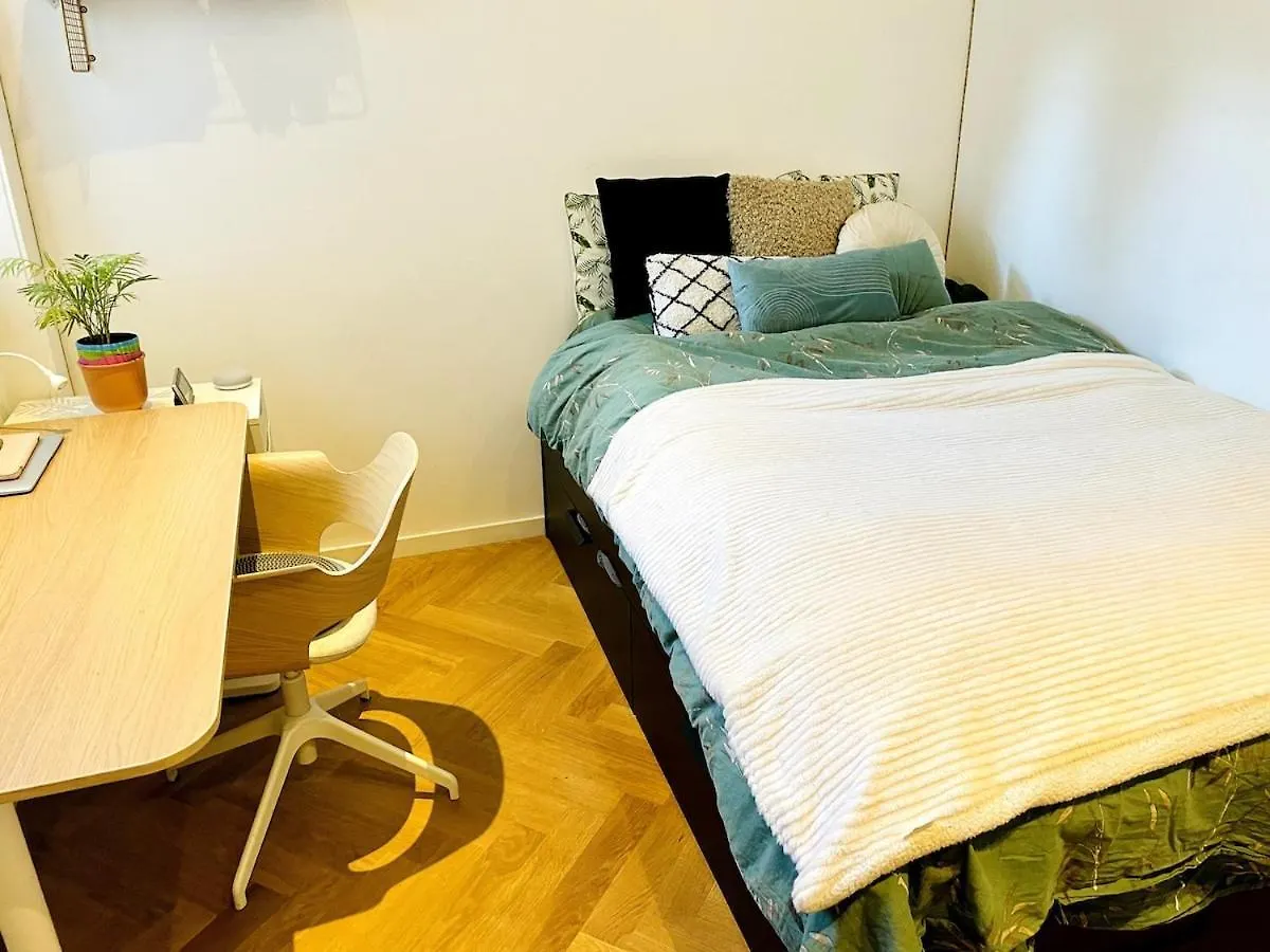 Spacious Familyhouse With Garden In Amsterdam Zuid 0*,  هولندا